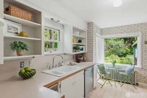 4423 NE 178th Street Lake Forest Park WA 98155