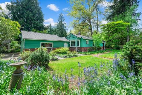 4423 NE 178th Street Lake Forest Park WA 98155