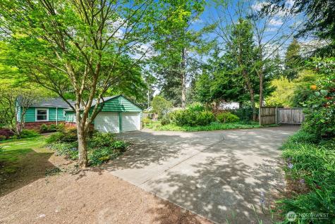 4423 NE 178th Street Lake Forest Park WA 98155