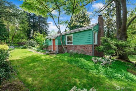 4423 NE 178th Street Lake Forest Park WA 98155
