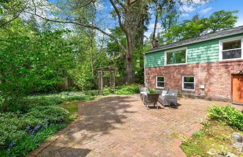 4423 NE 178th Street Lake Forest Park WA 98155