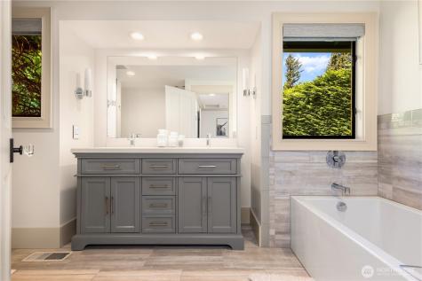 10510 NE 44th Street Kirkland WA 98033