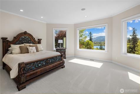 4145 Peregrine Point Way SE Sammamish WA 98075