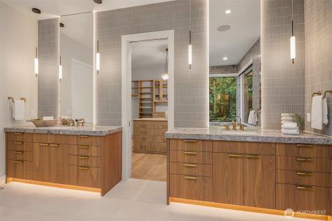 1028 89th Avenue NE Bellevue WA 98004