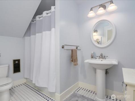 12604 88th Place NE Kirkland WA 98034