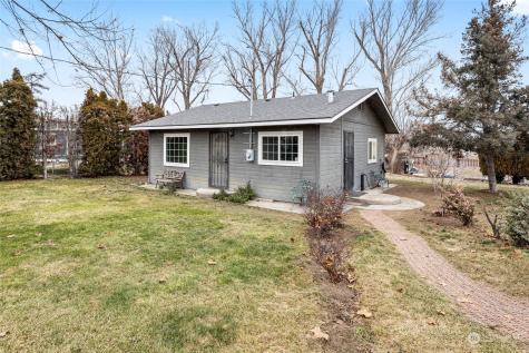 310 Crewport Road Granger WA 98932