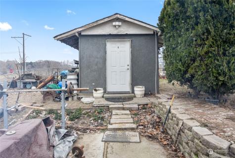 310 Crewport Road Granger WA 98932