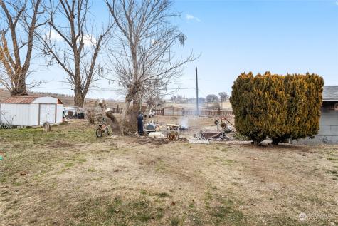 310 Crewport Road Granger WA 98932