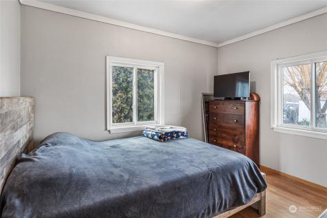 310 Crewport Road Granger WA 98932
