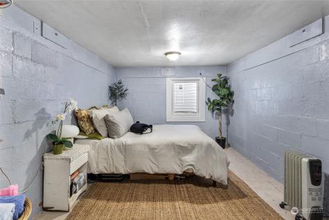 310 Crewport Road Granger WA 98932