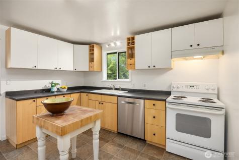 4646 S 166th Street Seatac WA 98188