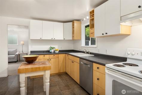 4646 S 166th Street Seatac WA 98188
