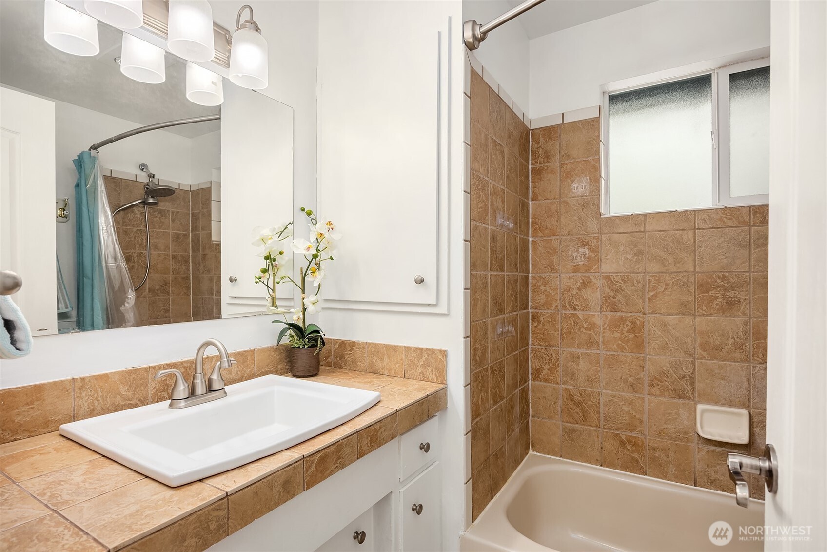 4646 S 166th Street Seatac WA 98188