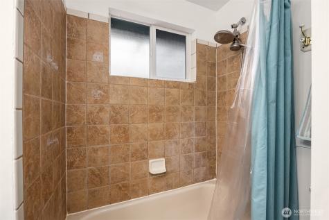 4646 S 166th Street Seatac WA 98188