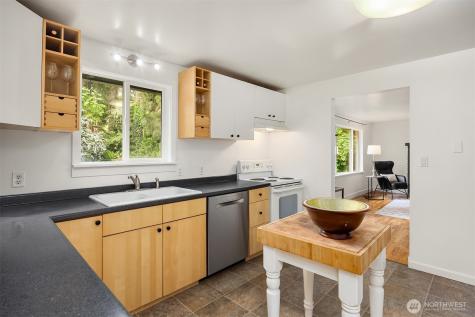 4646 S 166th Street Seatac WA 98188