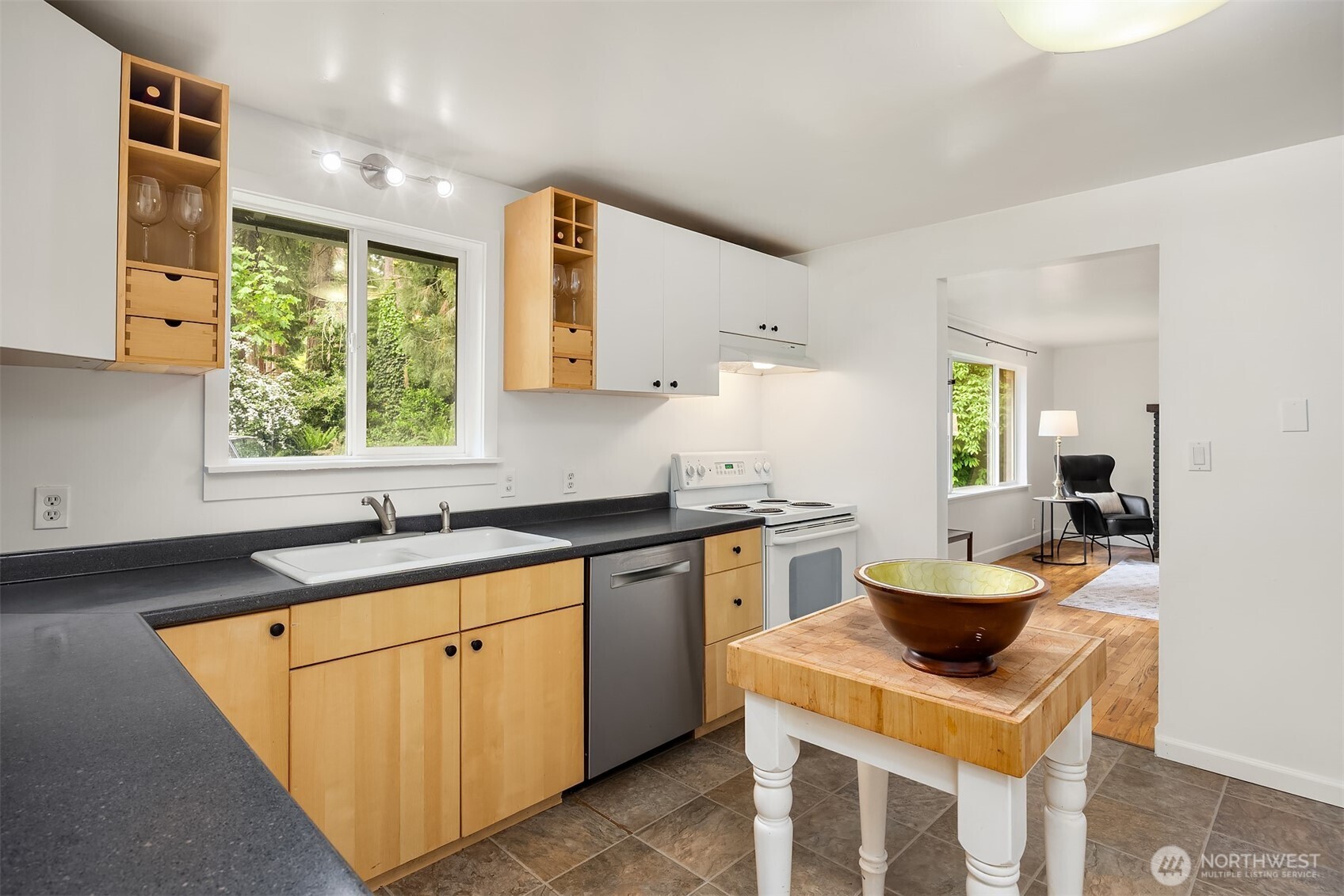 4646 S 166th Street Seatac WA 98188