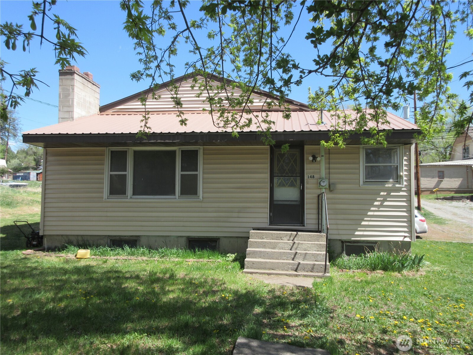 148 N Portland Street Republic WA 99166