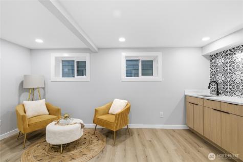 1927 42nd Avenue SW Seattle WA 98116