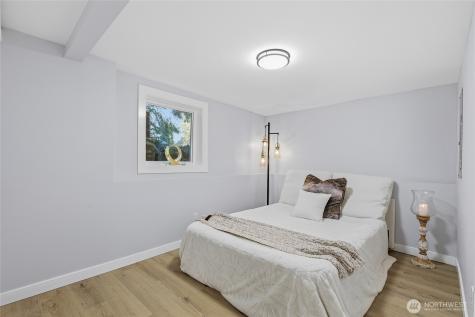 1927 42nd Avenue SW Seattle WA 98116