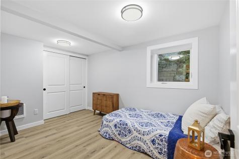 1927 42nd Avenue SW Seattle WA 98116