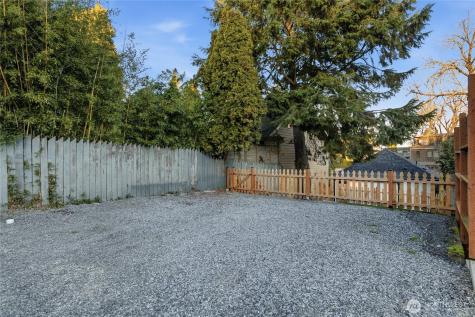1927 42nd Avenue SW Seattle WA 98116