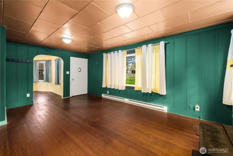 12027 10th Avenue S Seattle WA 98168