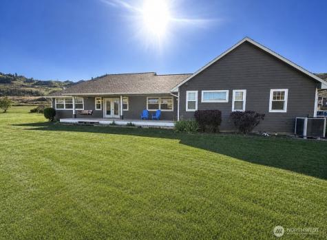 22 Rooster Flats Road Oroville WA 98844