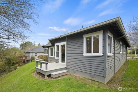 17421 95th Place SW Vashon WA 98070