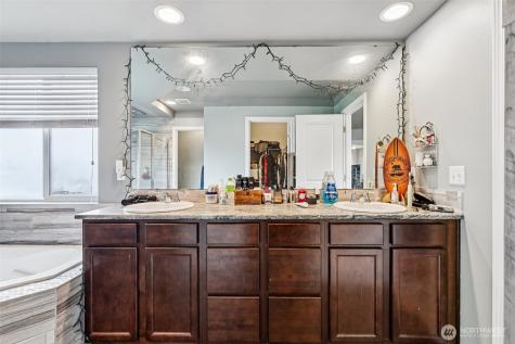 18818 111th Avenue Ct E Puyallup WA 98374