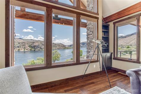 24386 Us Highway 97 Chelan WA 98816