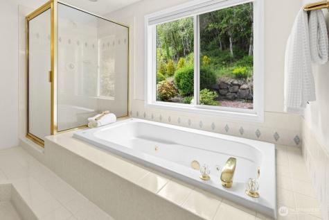 6063 156th Place SE Bellevue WA 98006