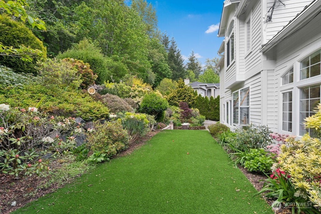 6063 156th Place SE Bellevue WA 98006