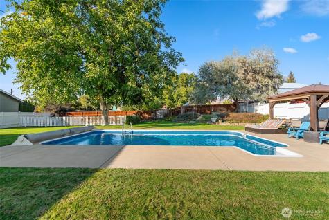 3110 SE 1st Street East Wenatchee WA 98802