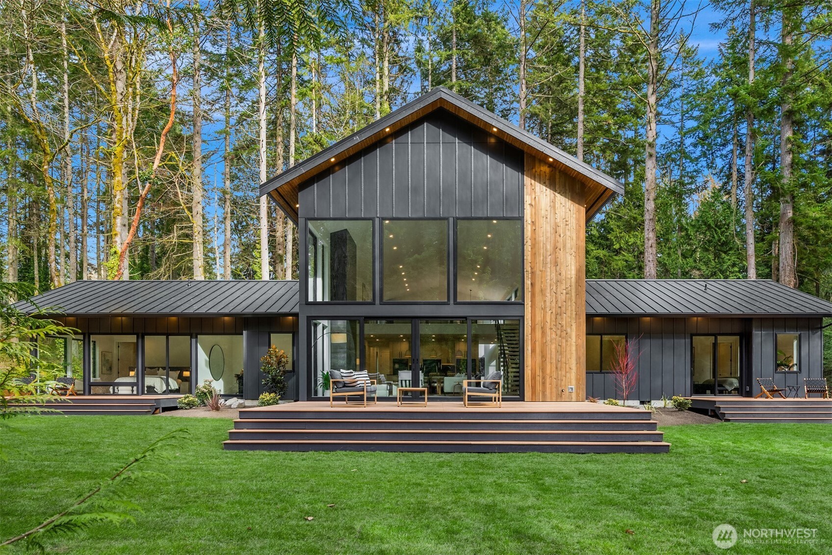 10933 Hyla Avenue NE Bainbridge Island WA 98110