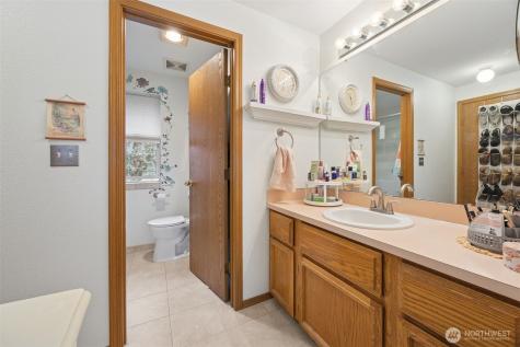 915 129th Street Court E Tacoma WA 98445