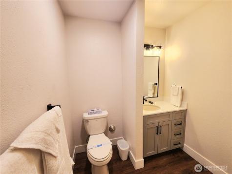 1 Lodge 604-a Manson WA 98831