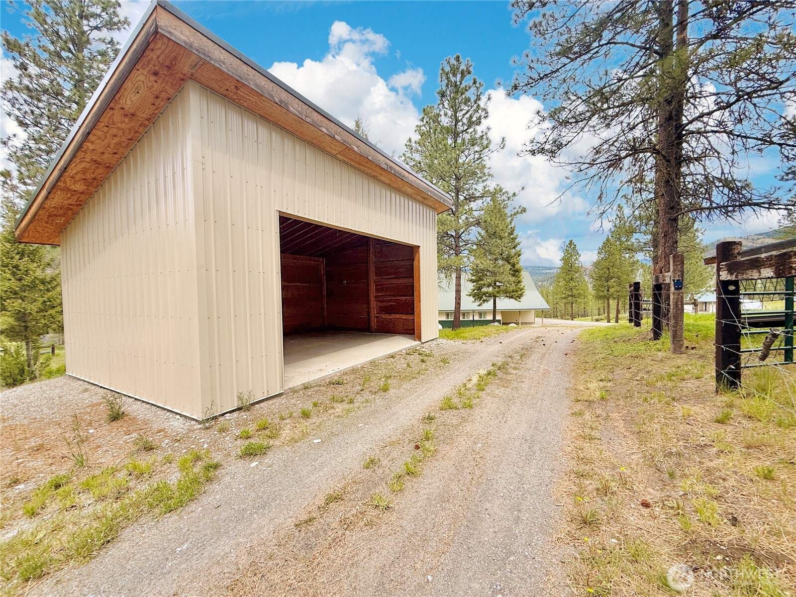 1942 Lyman Lake-moses Meadows Road Tonasket WA 98855