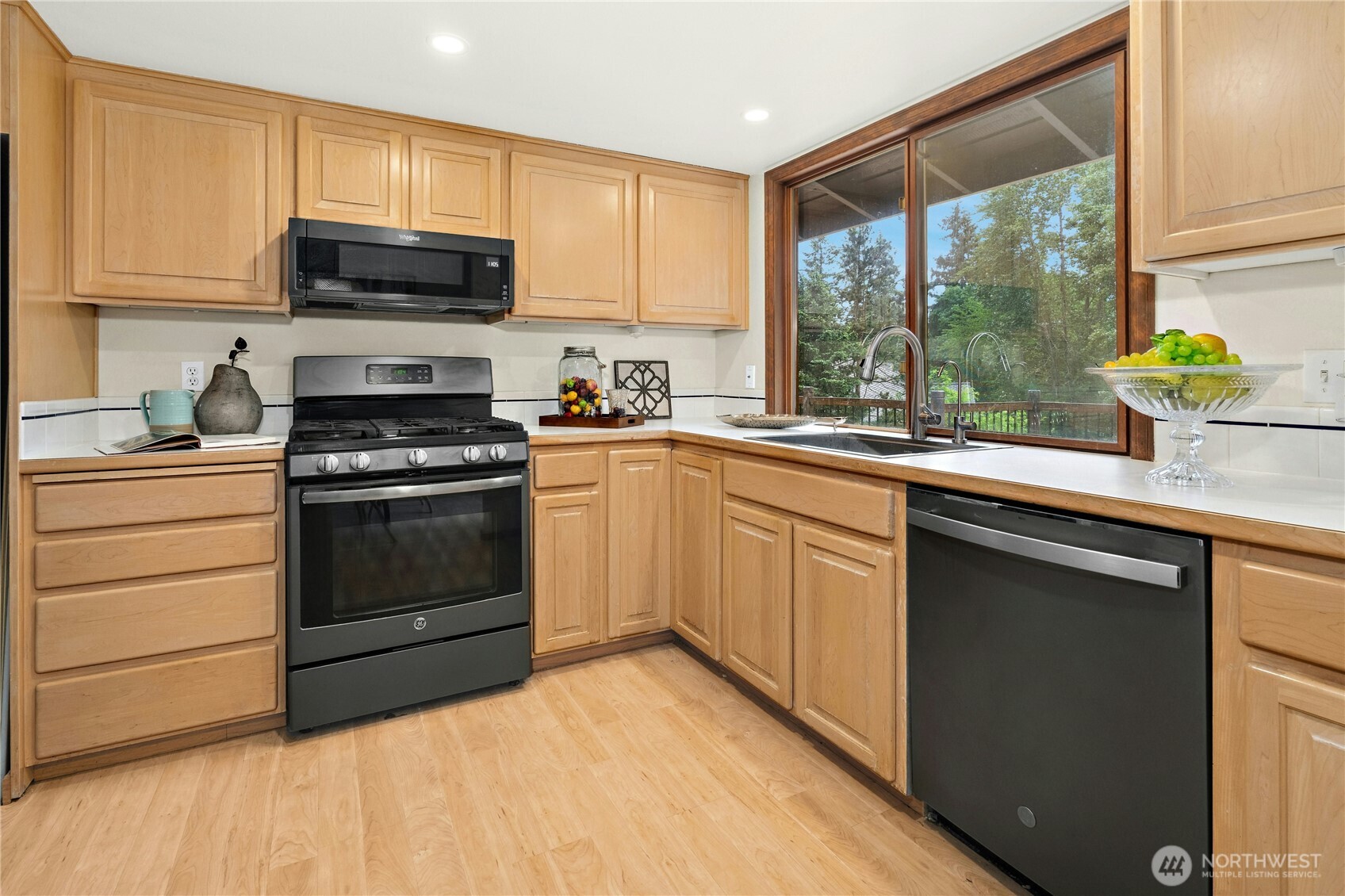 17518 NE 22nd Court Redmond WA 98052