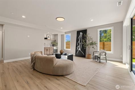 18520 83rd Avenue NE Kenmore WA 98028