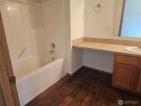 699 Myers Street SE Rainier WA 98576