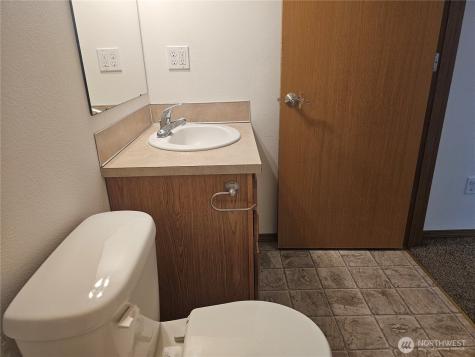 699 Myers Street SE Rainier WA 98576