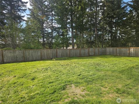 699 Myers Street SE Rainier WA 98576