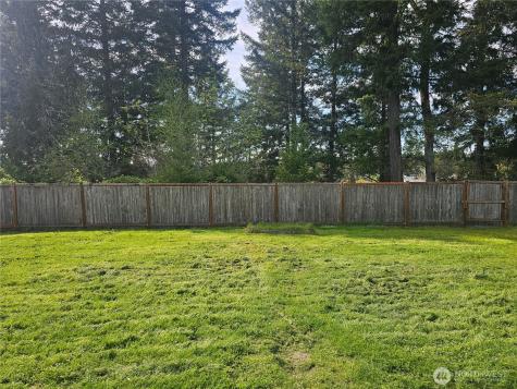 699 Myers Street SE Rainier WA 98576