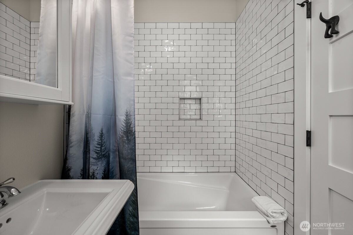 40 Cedar Run Loop Pacific Beach WA 98571