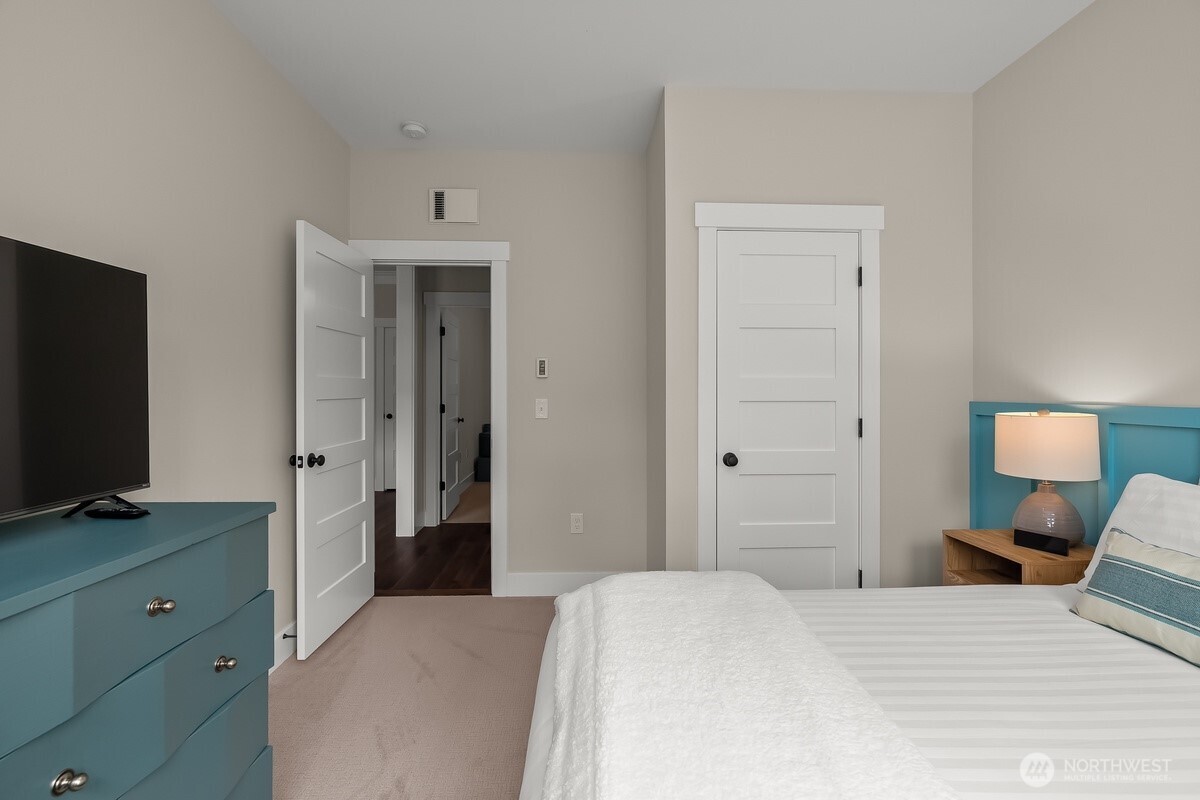 40 Cedar Run Loop Pacific Beach WA 98571