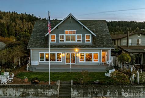 817 Shorecrest Drive Oak Harbor WA 98277