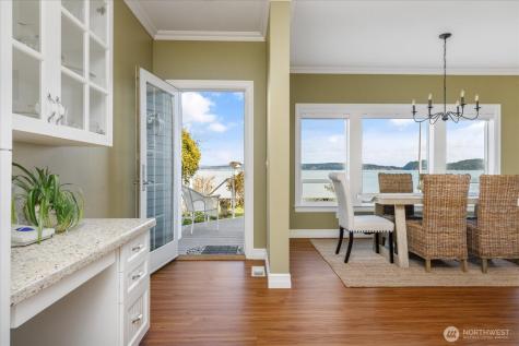 817 Shorecrest Drive Oak Harbor WA 98277