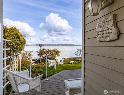 817 Shorecrest Drive Oak Harbor WA 98277