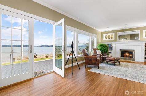 817 Shorecrest Drive Oak Harbor WA 98277