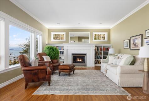 817 Shorecrest Drive Oak Harbor WA 98277